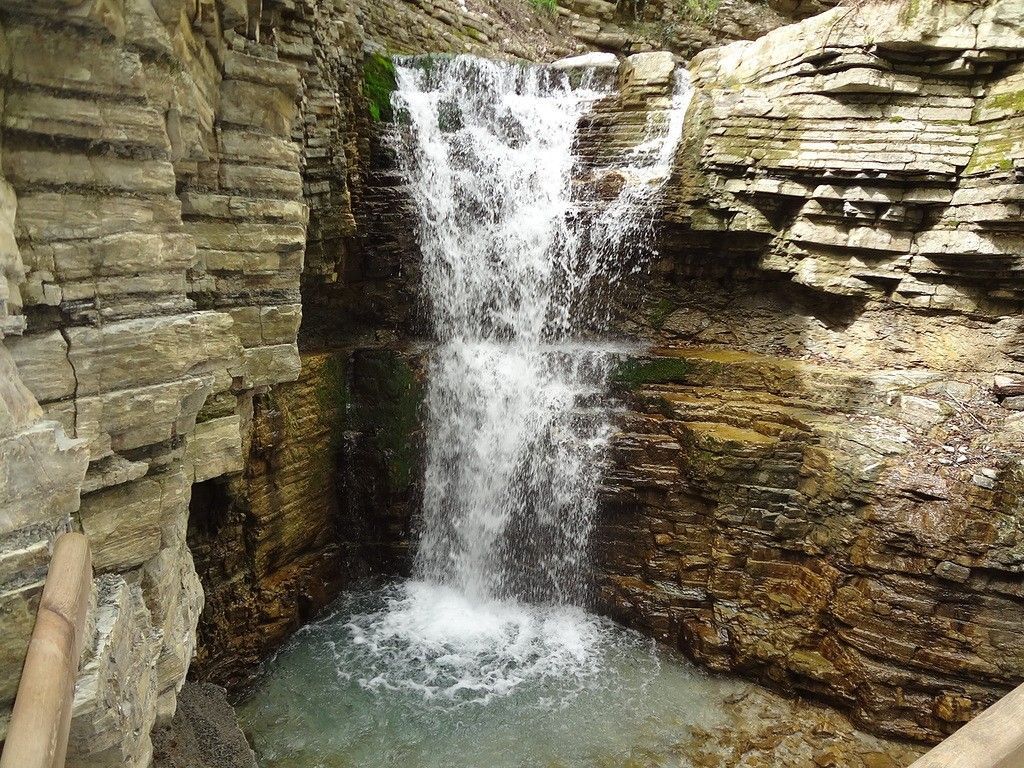 ВОДОПАДЫ И КАНЬОН НАДЖИГО - фото