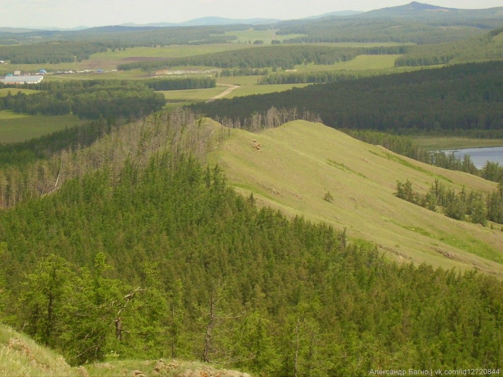 Гора и озеро Калкан - фото