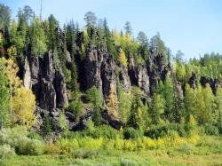По реке Подкаменная Тунгуска, по восточной границе р.Чамба на лодке,  далее пешком по тропе Кулика до места  падения метеорита - фото